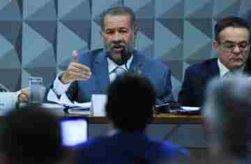  Lupi diz que governo acompanhava, mas sem dimensão de fraudes no INSS 